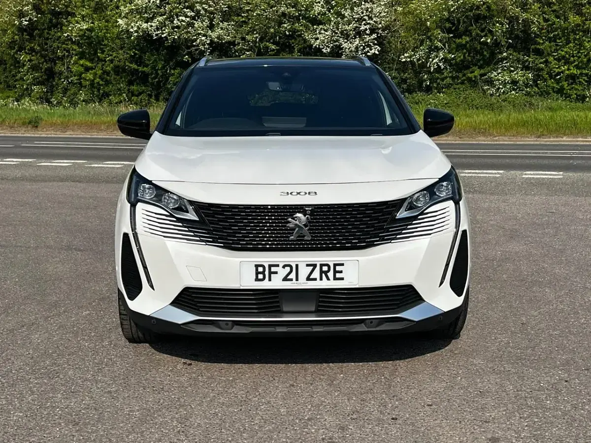 Used Peugeot 3008 Premium 129 HP (94 kW) 2021 White SUV