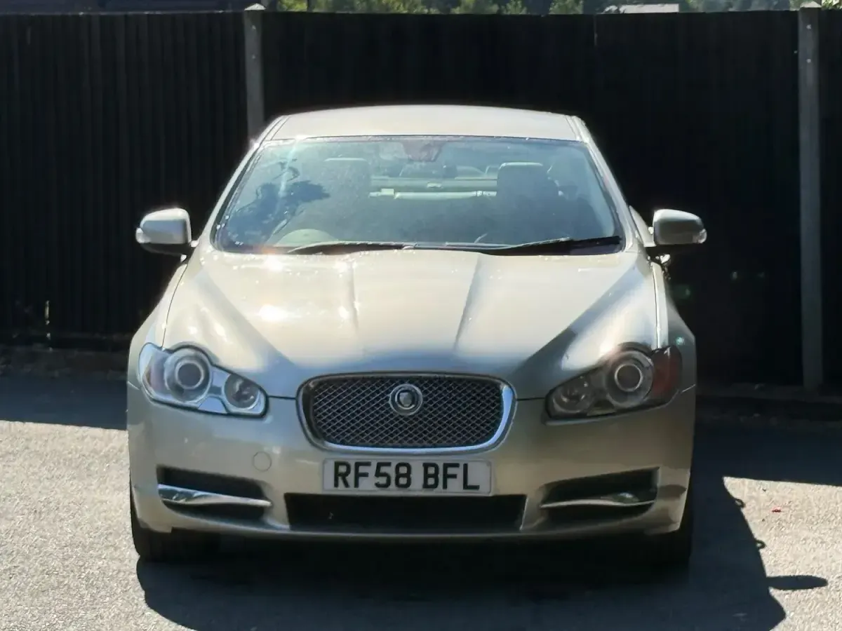 Used Jaguar XF Premium Luxury 207 HP (152 kW) 2009 Gold Sedan