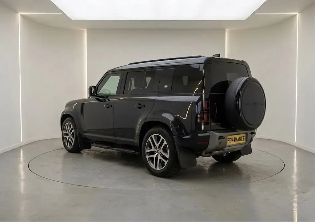 Used Land Rover Defender HSE Dynamic 300 HP (220 kW) 2021 Black SUV
