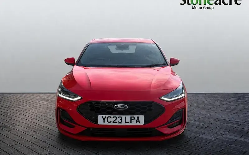 Used Ford Focus ST-Line 155 HP (114 kW) 2021 Red Hatchback