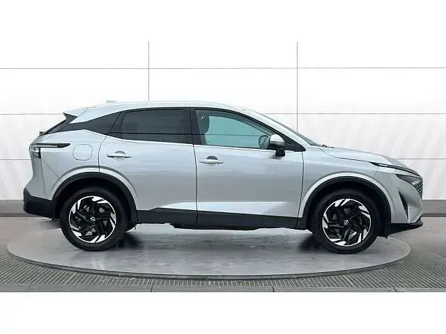 Used Nissan Qashqai N-Connecta 138 HP (101 kW) 2024 Silver SUV