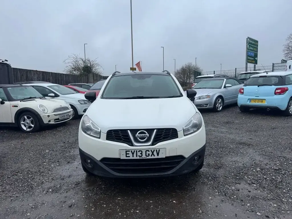 Used Nissan Qashqai 360º 110 HP (80 kW) 2013 White SUV