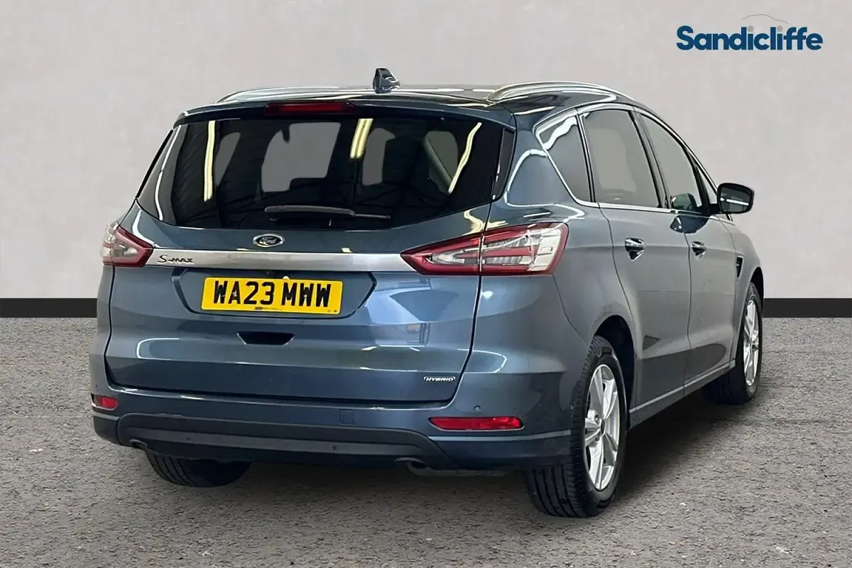 Used Ford S-MAX Titanium 190 HP (139 kW) 2022 Blue MPV