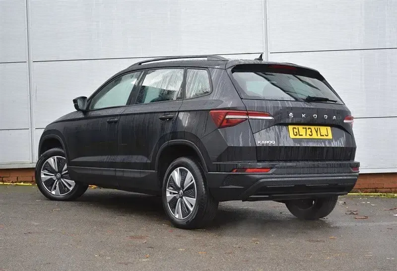 Second-hand Skoda Karoq SE Drive 110 CP (80 kW) 2024 Negru SUV