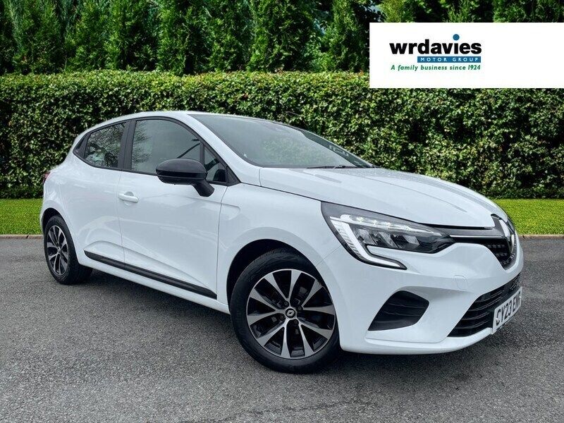 White Used 2023 Renault Clio V Evolution Hatchback | £13,495 (Good price) - Image 1/4