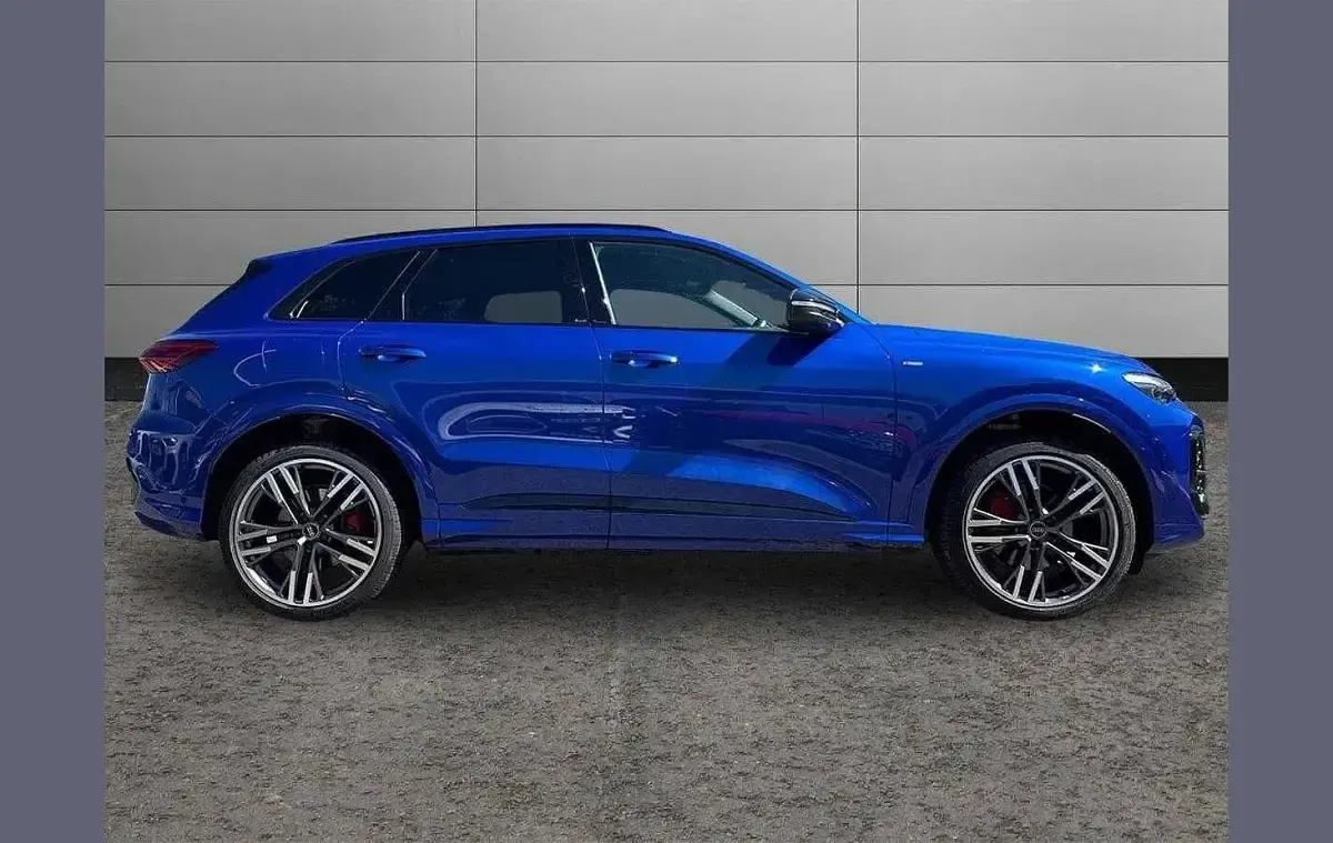 Used Audi Q5 Advanced 200 HP (147 kW) 2025 Blue SUV