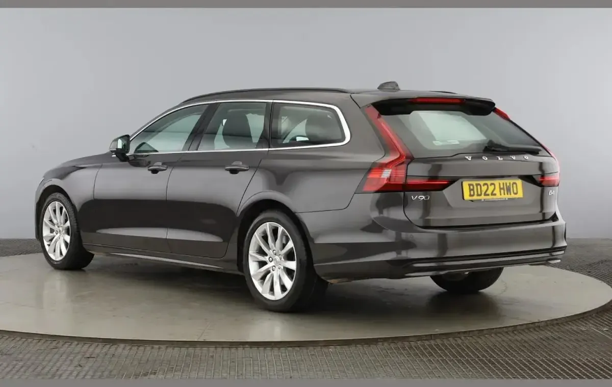 Used Volvo V90 Momentum 194 HP (142 kW) 2022 Grey Estate