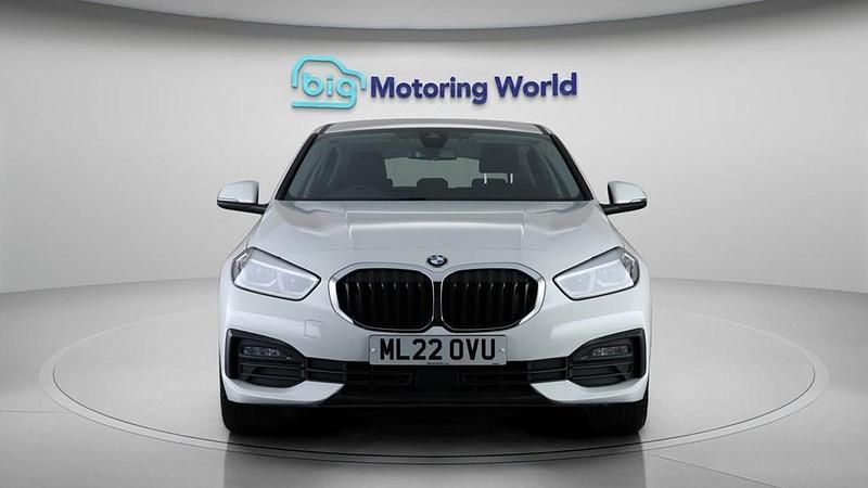 Used BMW 116 116 HP (85 kW) 2022 White Hatchback
