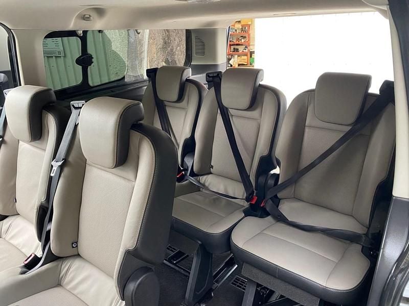 Used Ford Tourneo Custom Titanium 130 HP (95 kW) 2017 White Van