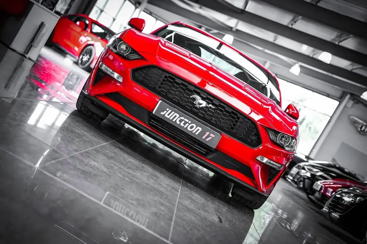Used Ford Mustang Fastback 310 HP (228 kW) 2019 Red Coupe