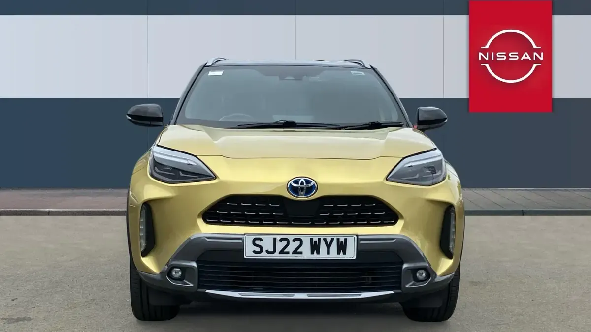 Used Toyota Yaris Hybrid City 116 HP (85 kW) 2022 Yellow Estate