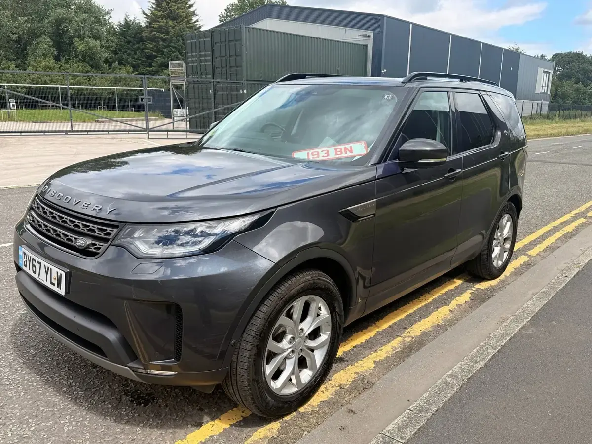 Used Land Rover Discovery 5 SE 258 HP (189 kW) 2017 Grey SUV