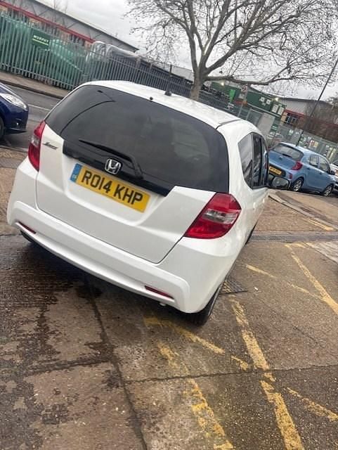 Used Honda Jazz ES 99 HP (72 kW) 2014 White Hatchback