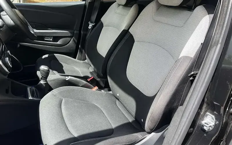 Used Renault Captur Iconic 90 HP (66 kW) 2019 Black and silver SUV