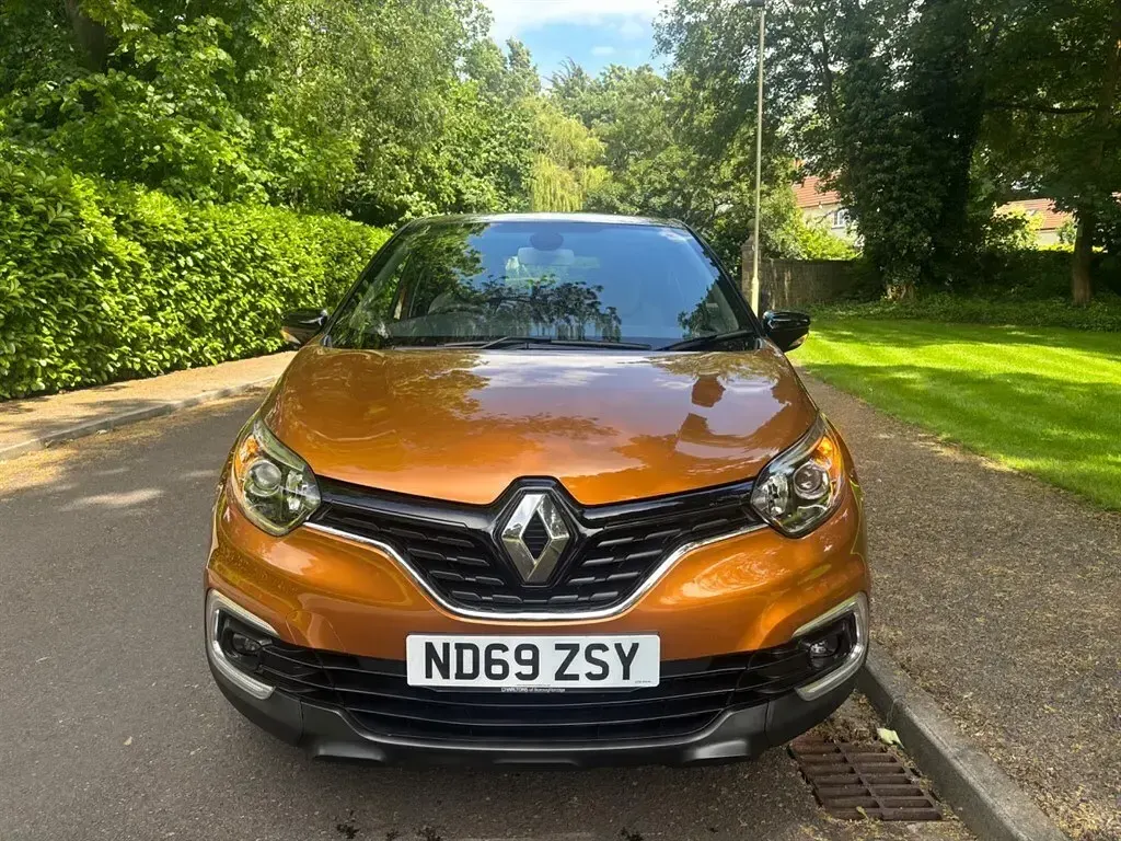 Used Renault Captur Iconic 2020 Orange/black SUV
