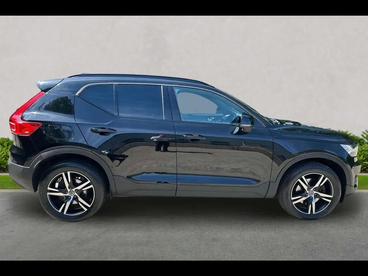 Used Volvo XC40 R-Design 2018 Black SUV
