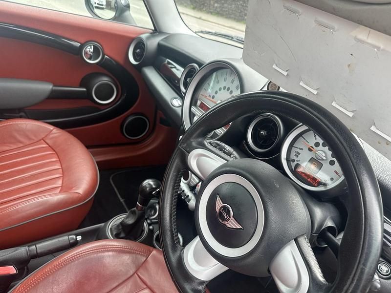 Used Mini Cooper Hatch 2009 White Hatchback