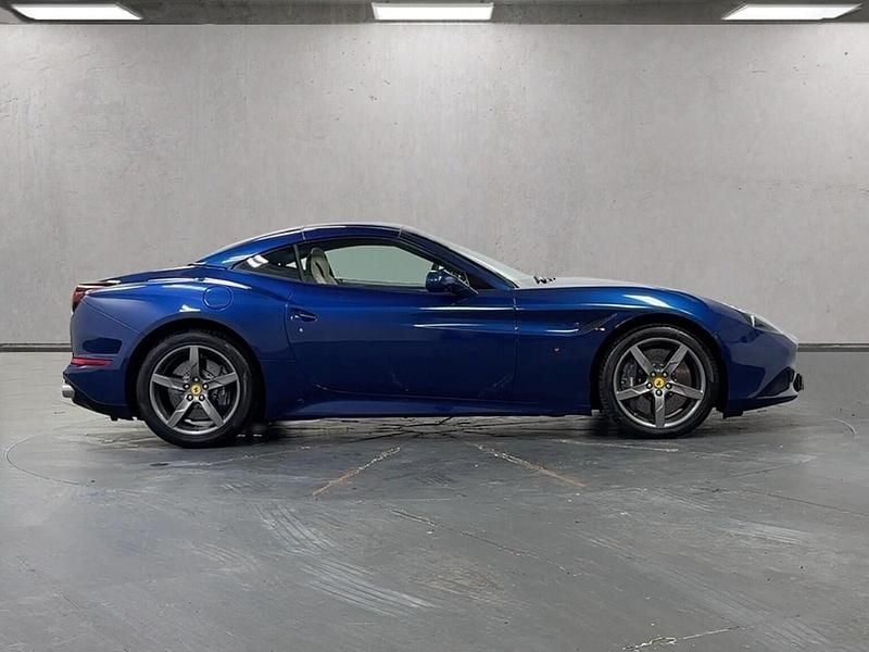 Used Ferrari California 560 HP (411 kW) 2016 Blue Cabriolet