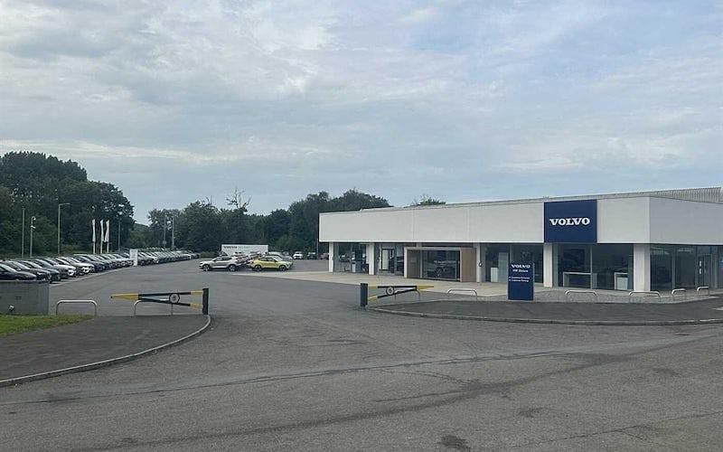 Used 2024 Volvo XC60 Plus SUV | £33,999 (Good price) - Image 1/1