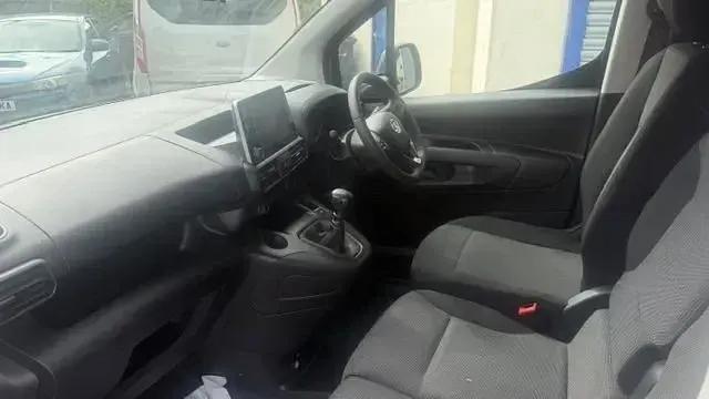 Used Vauxhall Combo 100 HP (73 kW) 2023 White MPV