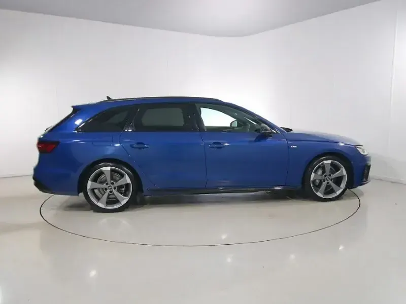 Used Audi A4 Black Edition 204 HP (150 kW) 2024 Blue Estate