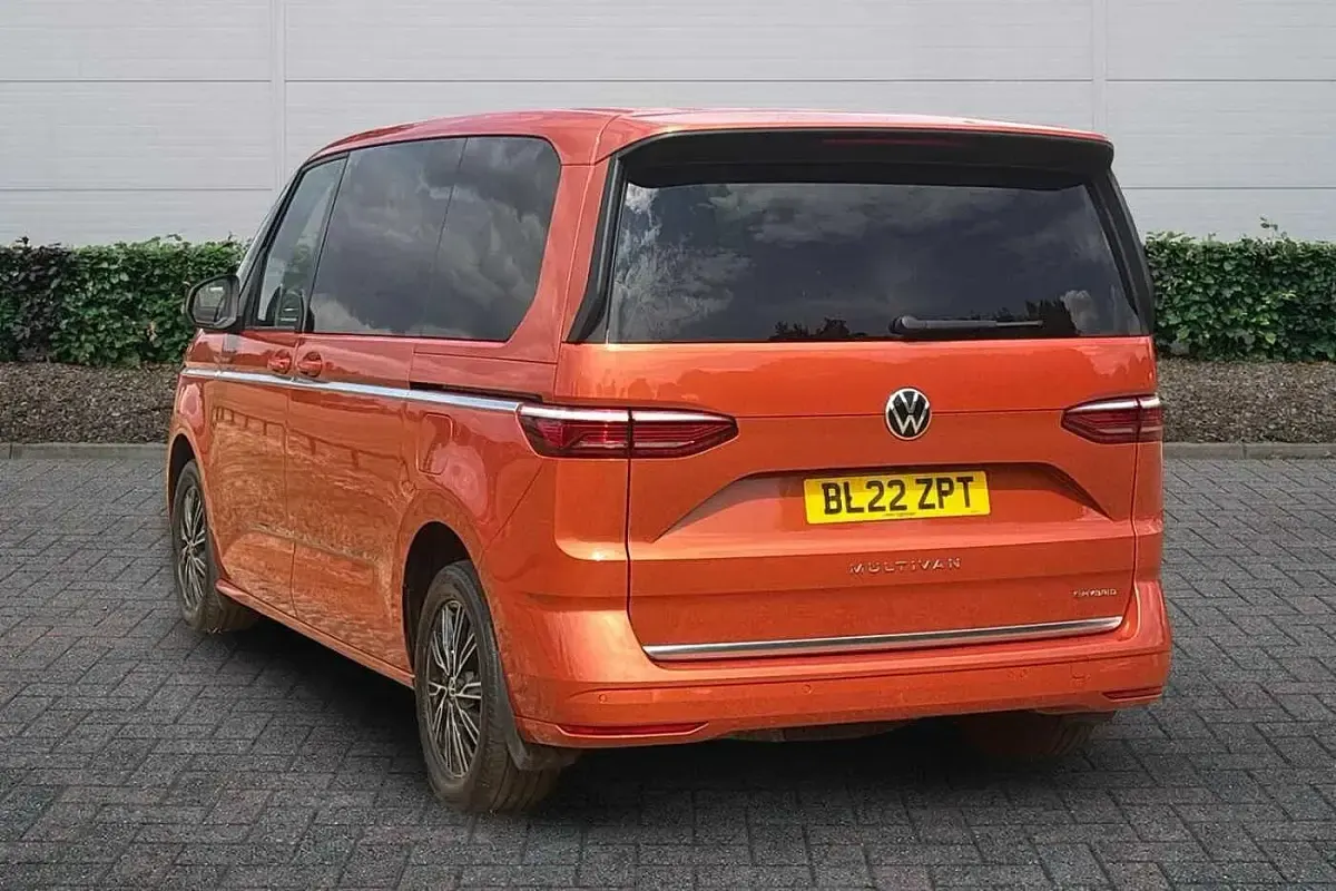 Used VW Multivan Style 218 HP (160 kW) 2022 Orange MPV