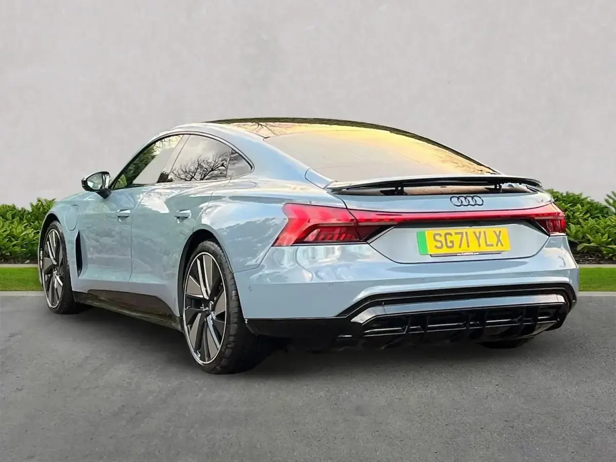 Second-hand Audi e-tron GT quattro Comfort 475 kW (646 CP) 2021 Gri Berlinǎ