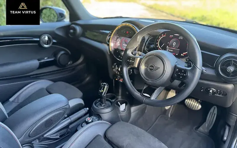 Used Mini John Cooper Works Hatch 231 HP (169 kW) 2021 Green Hatchback