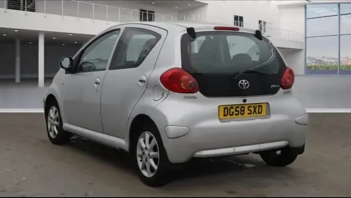 Used Toyota Aygo Platinum 67 HP (49 kW) 2008 Silver Hatchback