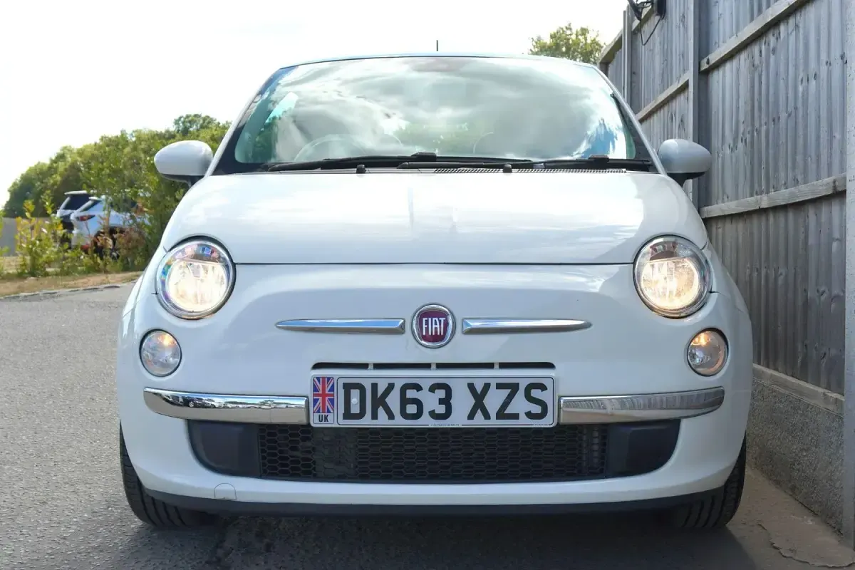 Used Fiat 500 Lounge 69 HP (50 kW) 2013 White Hatchback