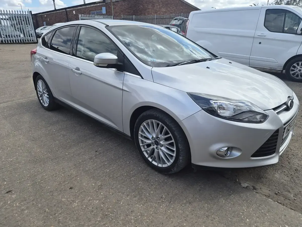 Used Ford Focus Zetec 99 HP (72 kW) 2014 Silver Hatchback