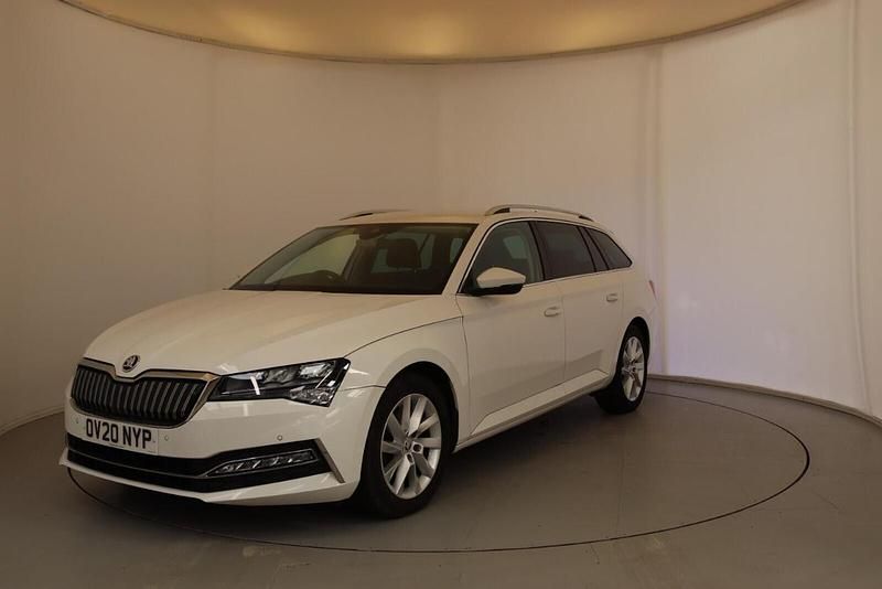 Used Skoda Superb SE Technology 215 HP (158 kW) 2020 White Estate