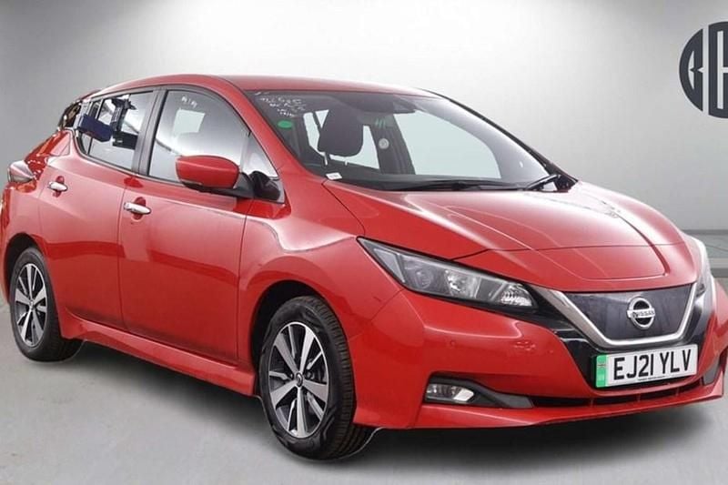 Used Nissan Leaf Acenta 110 kW (150 HP) 2021 Red Hatchback