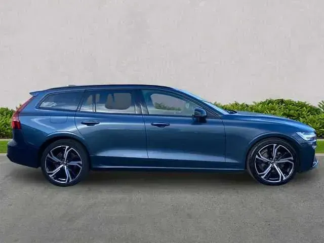 Usado Volvo V60 Plus 197 HP (144 kW) 2023 Carrinha