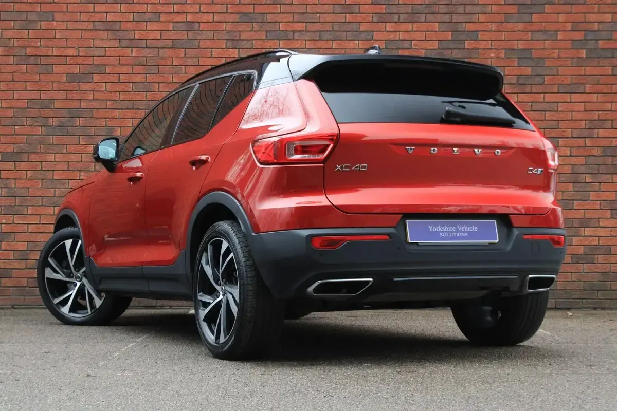 Used Volvo XC40 R-Design Pro 190 HP (139 kW) 2019 Red SUV