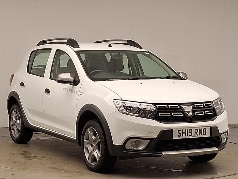White Used 2019 Dacia Sandero Comfort Hatchback | £8,798 (Fair price) - Image 1/4