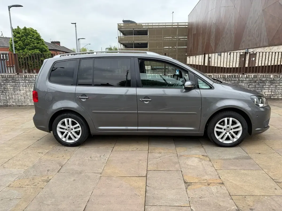 Used VW Touran SE 105 HP (77 kW) 2012 Grey MPV