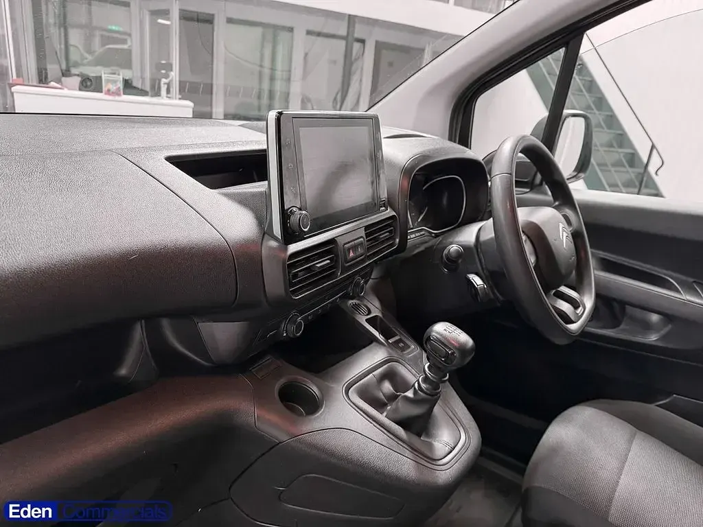 Used Citroën Berlingo 100 HP (73 kW) 2023 White MPV