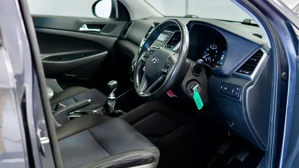 Used Hyundai Tucson SE 177 HP (130 kW) 2018 Grey SUV
