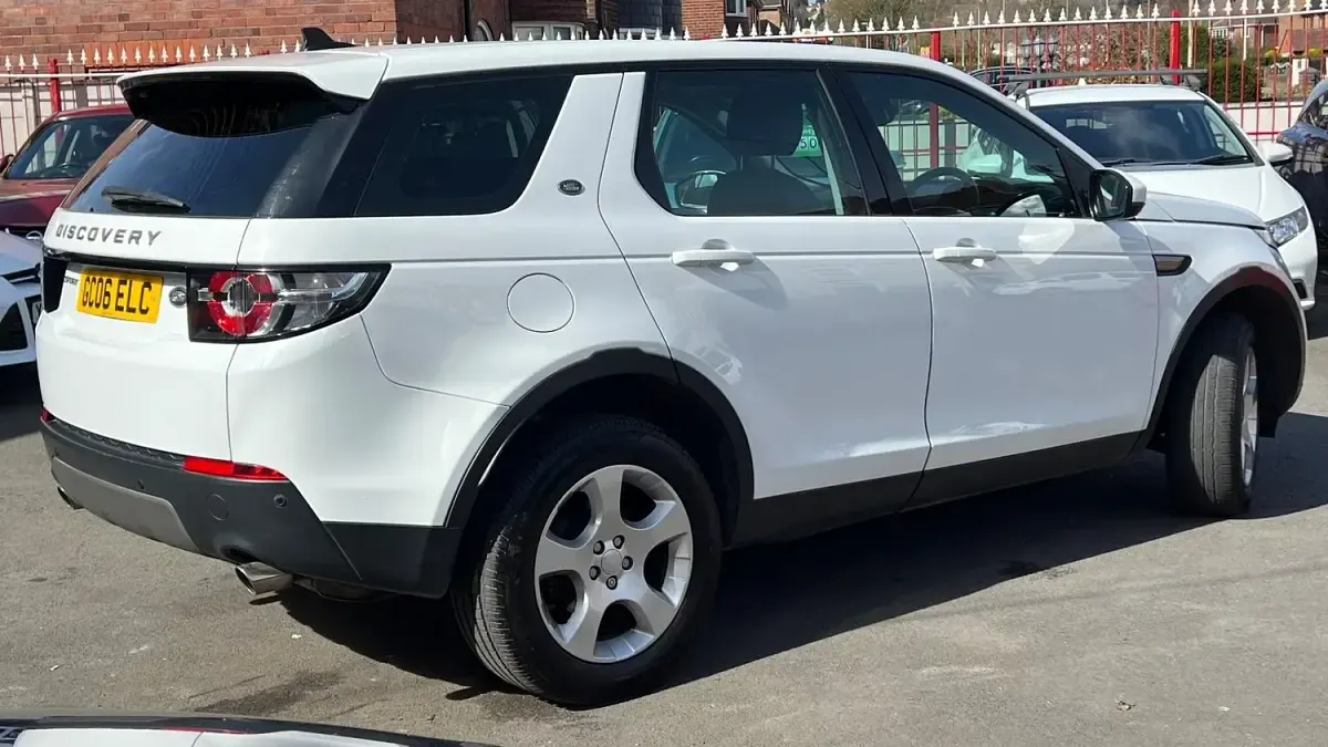 Used Land Rover Discovery Sport SE 2016 White SUV
