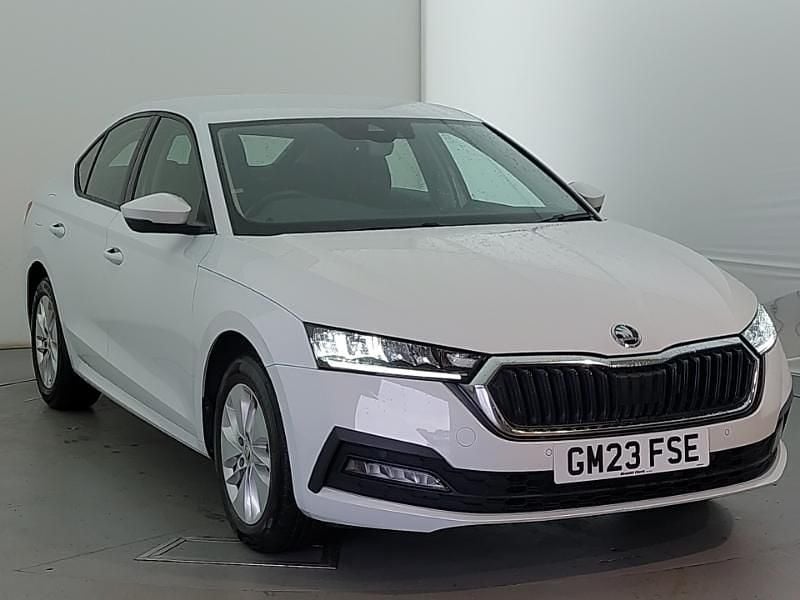 White Used 2023 Skoda Octavia SE Technology Hatchback | £17,998 (Fair price) - Image 1/4