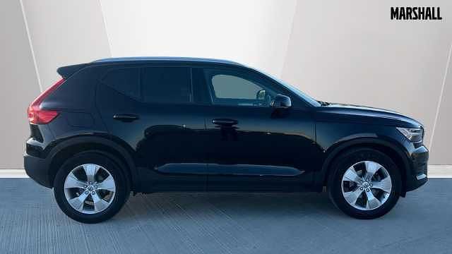 Used Volvo XC40 Momentum 154 HP (113 kW) 2019 Black SUV