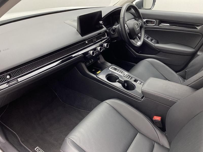 Used Honda Civic Advance 2022 White Hatchback