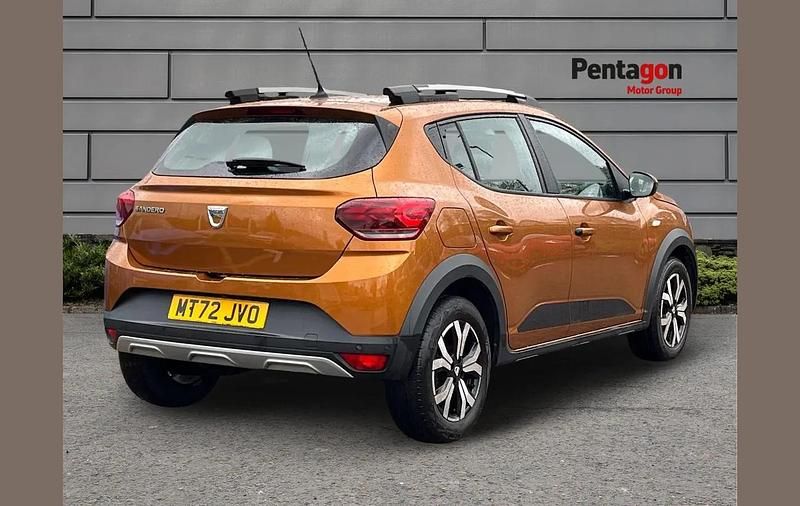 Used Dacia Sandero Prestige 90 HP (66 kW) 2022 Orange SUV