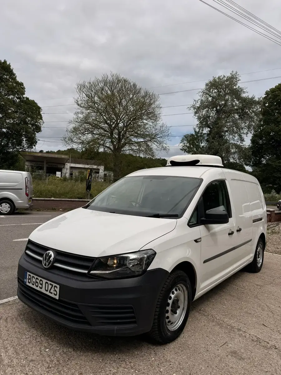 Used VW Caddy Maxi 122 HP (89 kW) 2020 White MPV