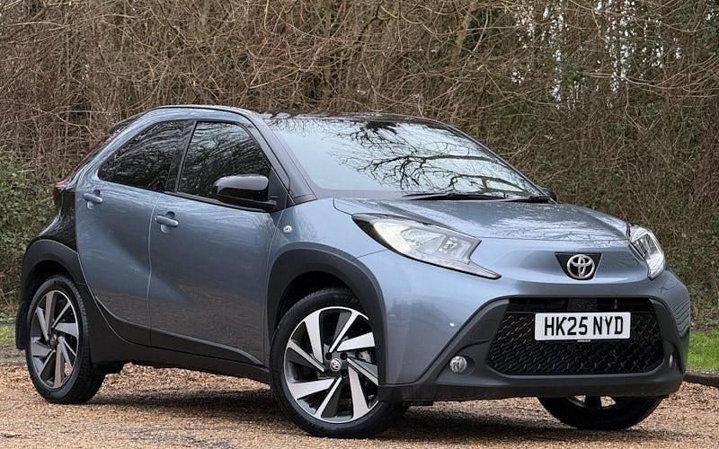 Used Toyota Aygo X 72 HP (52 kW) 2025 Persian salt bitone SUV