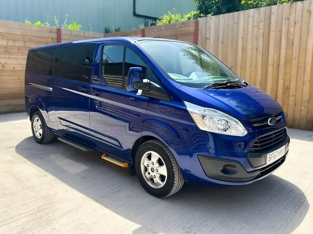 Used Ford Tourneo Titanium 130 HP (95 kW) 2017 Blue MPV
