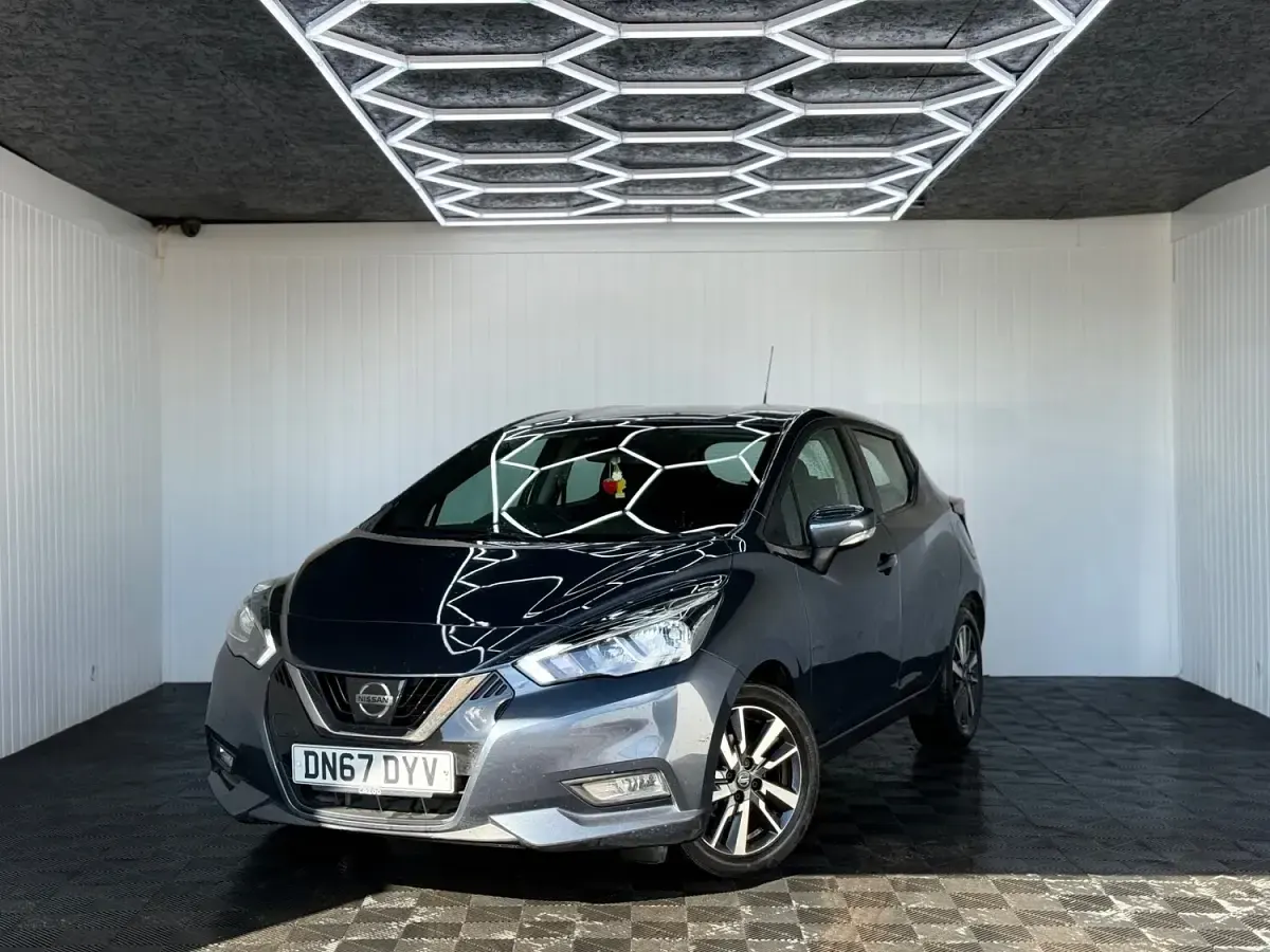 Usado Nissan Micra Acenta 90 HP (66 kW) 2017 Cinzento Citadino