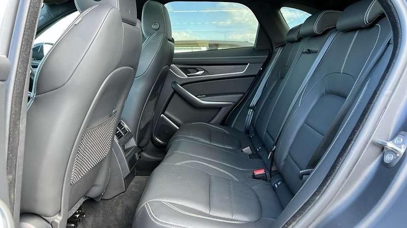 Second-hand Jaguar F-Pace R-Dynamic 204 CP (150 kW) 2024 Gri SUV