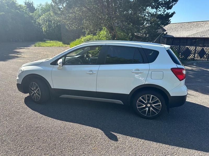 White Used 2015 Suzuki SX4 SZ5 Hatchback | £6,995 (Fair price) - Image 1/4